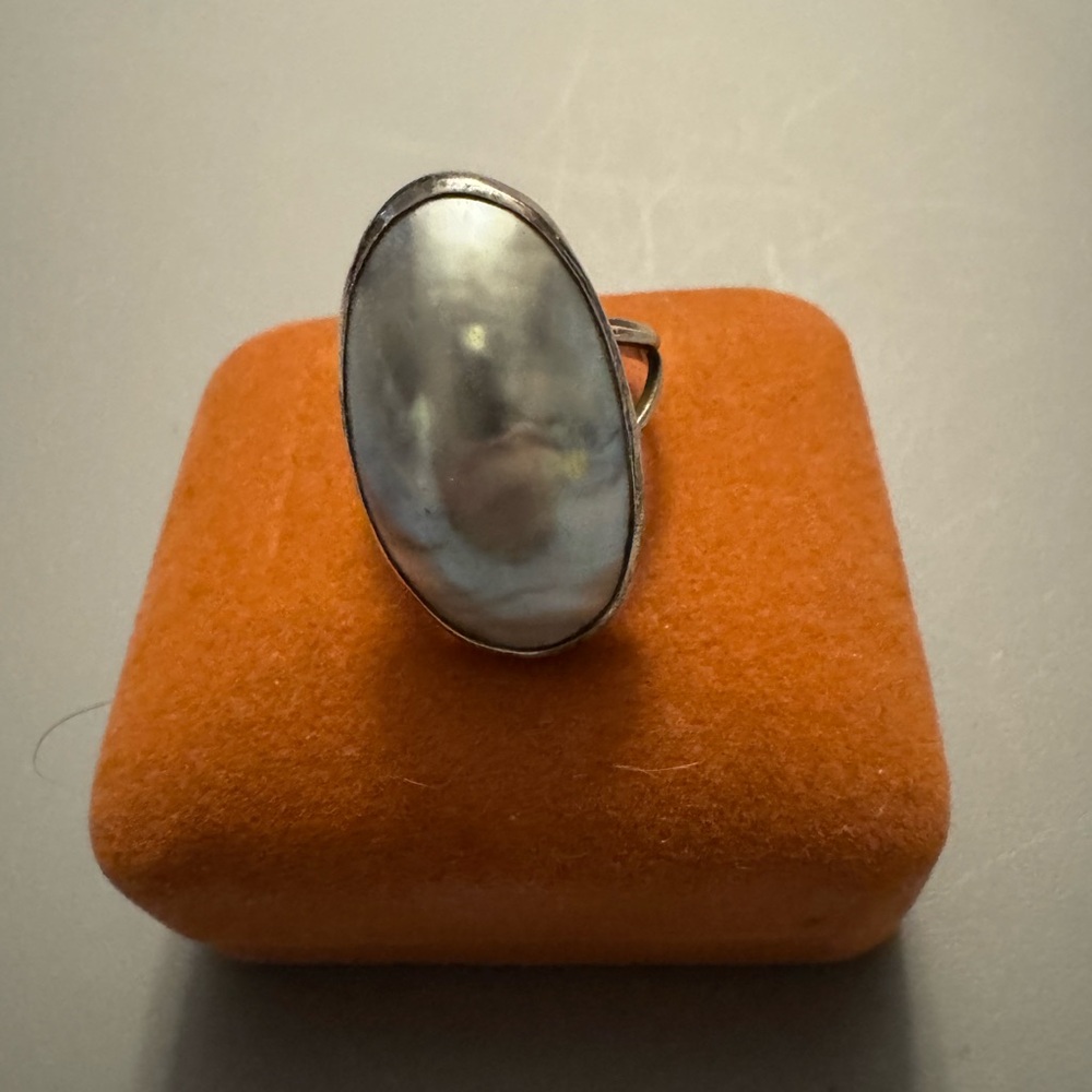 Antique sterling mother of pearl ring size 8.75